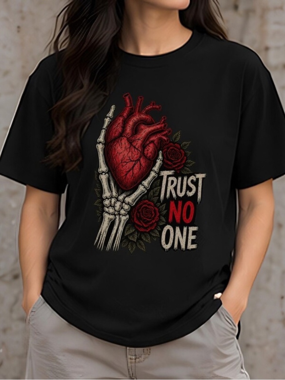 Black Heart and Roses Graphic T-Shirt, Casual Women’s Trust No One Text Tee